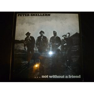 画像: PETER SKELLERN/...NOT WITHOUT A FRIEND