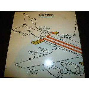 画像: NEIL YOUNG/LANDING ON WATER