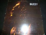 画像: BUZZY LINHART/BUZZY